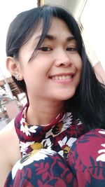 Portrait of happy girl smiling