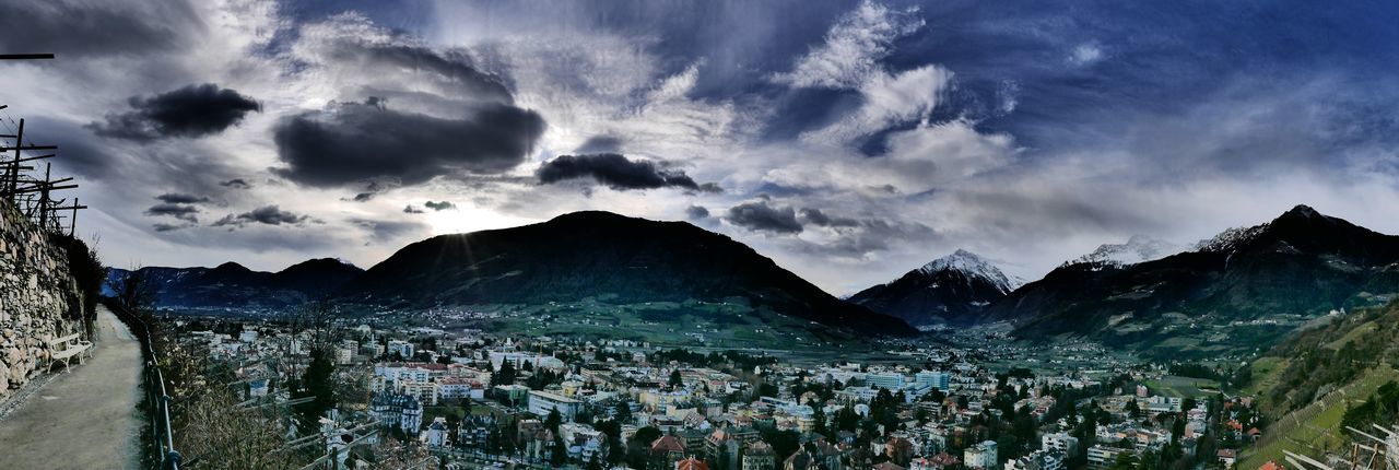 #tree #athmosphere #mood #cityscapes #landscape #sky #nature #view #clouds #silhouette