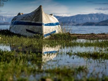 Upside down boat