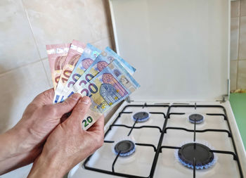 Energy efficiency with gas cooker and euro currency  the cost of natural gas is more expensive 