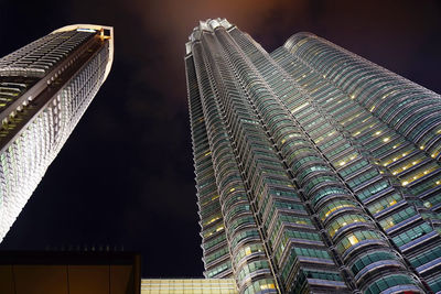 Low angle view of skyscraper against sky