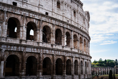 Arch of constantine, triumphal arch in rome, located between the coliseum and the palatine, italy