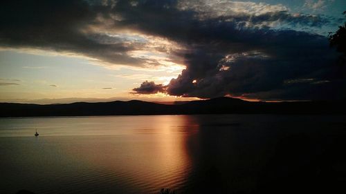 Scenic view of dramatic sky over sea