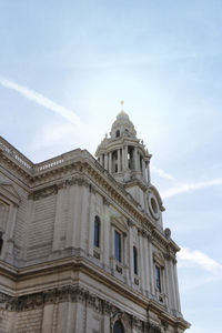 St paul's cathedral in the backlight of afternoon, london, uk