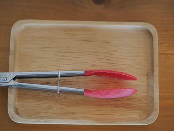Close-up of bread on cutting board