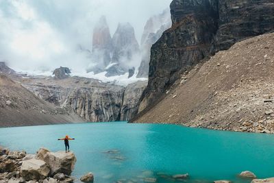 Panoramic view of lake and mountains against sky