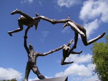 Celebration of life by bushra fakhoury, castle fine art foundry liverpool, hyde park corner, london
