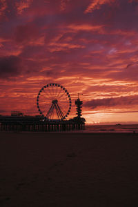 Ferris wheel at sunset