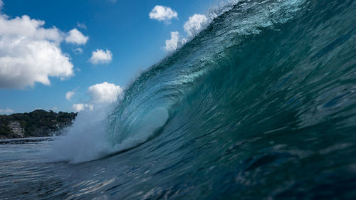 Wave breaking bali