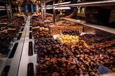 Counter with a lot of variety chocolate and pralines to sell