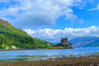 Scenic view of castle in scotland 