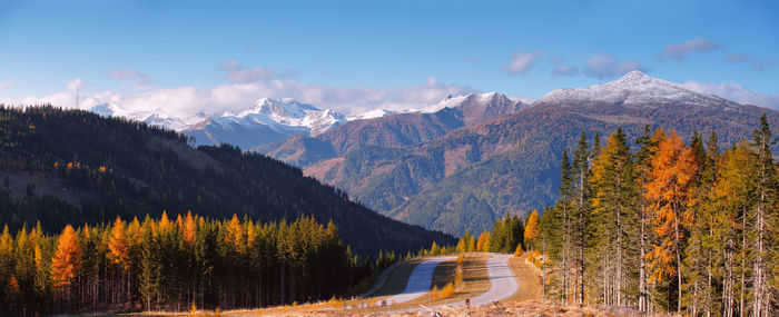 Panoramic view of mountains in autumn