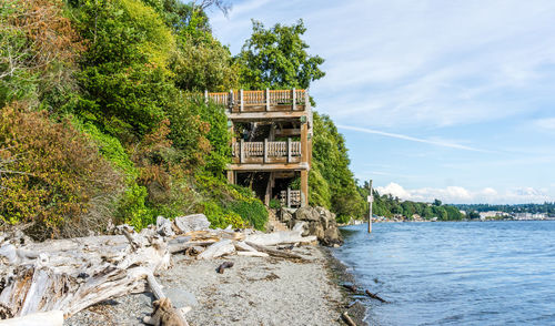A wooden stairs tower in norandy park, washington.