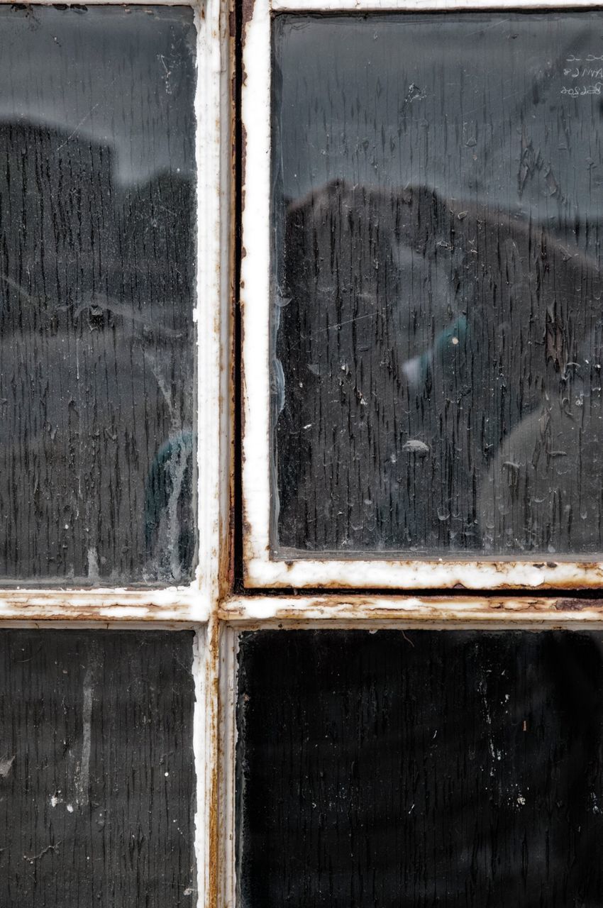 full frame, backgrounds, window, water, glass - material, built structure, transparent, textured, architecture, close-up, indoors, wet, weathered, building exterior, reflection, day, no people, old, damaged, drop