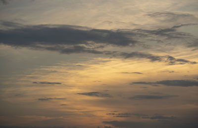 Wolken und himmel, sonnenuntergang... clouds and sky... moody sky