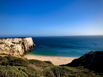 The wide ocean meets beautiful beach 