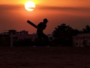 It's cricket time 