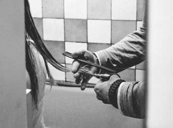 Close-up of man hand