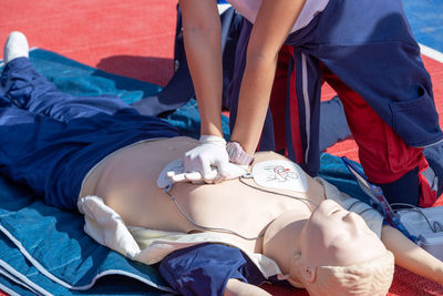 Aed - automated external defibrillation during cpr and first aid course