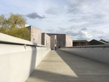 The hepworth wakefield, art gallery, bridge