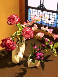 Close-up of pink flowers in vase