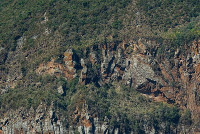 Rock formations at the inner rim of the volcanic crater on mount longonot, rift valley, kenya