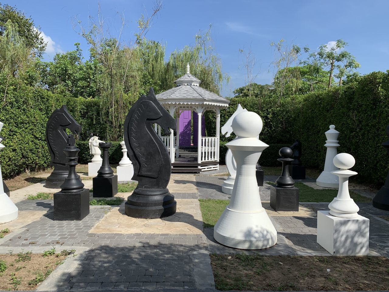FULL FRAME SHOT OF CHESS PIECES ON TREE