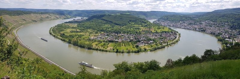 Circle of rhine river at gedeoneck, boppard