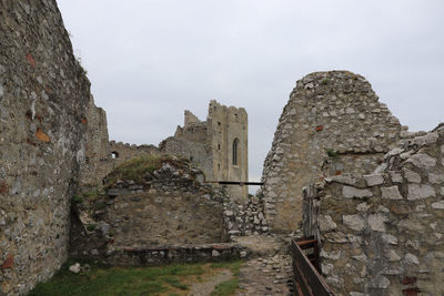 Old ruin building against sky