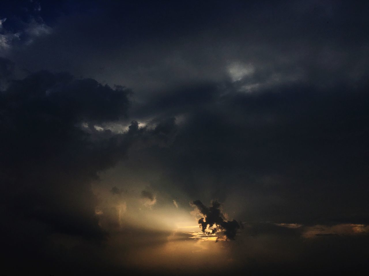 LOW ANGLE VIEW OF DRAMATIC SKY