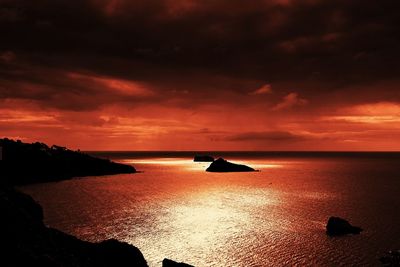 Idyllic shot of sea against sky during sunset