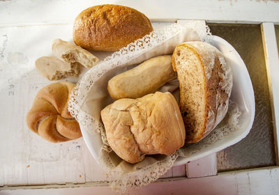 Close-up of bread in plate on table