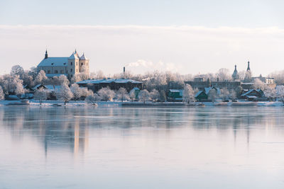 Wonderful winter view of trakai, vilnius, lithuania, eastern europe, located between beautiful lakes