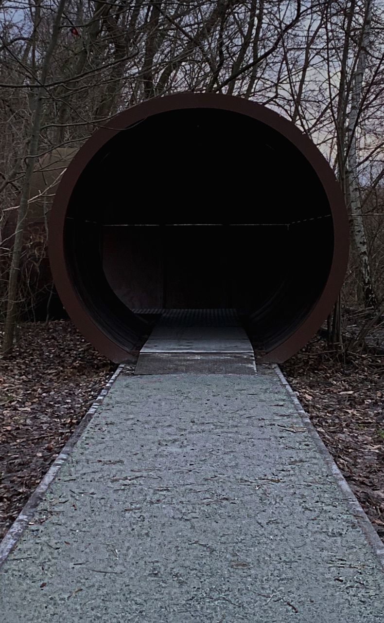 VIEW OF AN EMPTY TUNNEL