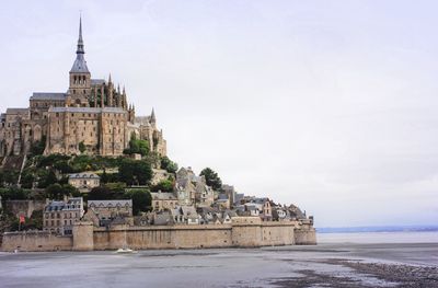 Mont saint-michel against sky