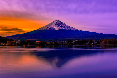 Mount fuji and lake shojiko at sunrise in japan