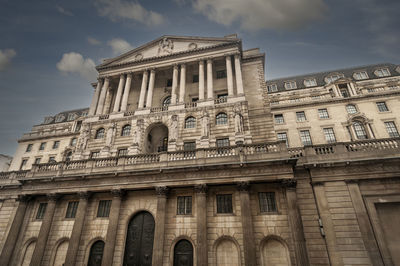 The bank of england building in the city of london