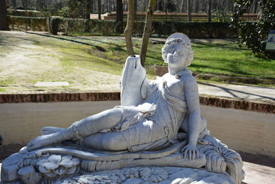 Statue of angel in park