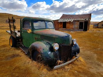 Abandoned old car