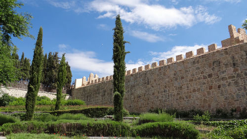 Panoramic view of fort against sky