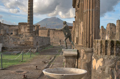 View of old ruins against sky