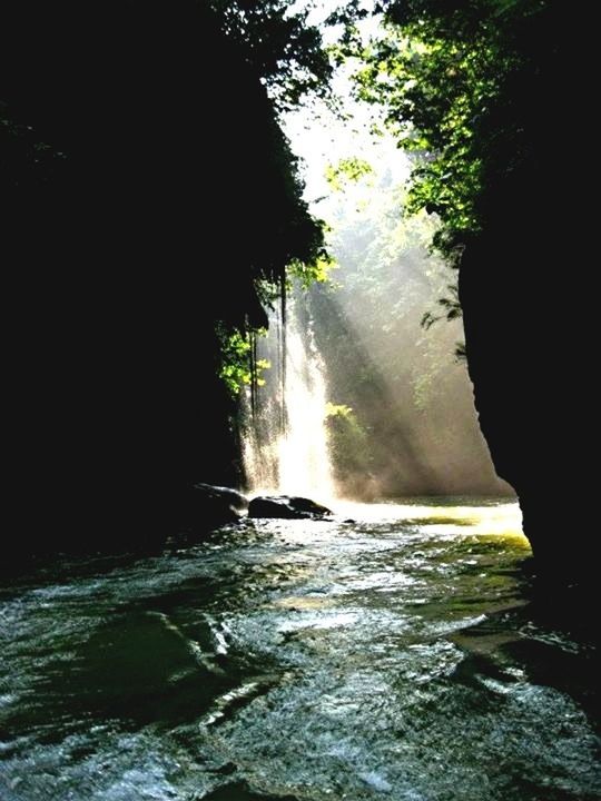 water, waterfront, motion, beauty in nature, scenics, splashing, nature, tree, long exposure, power in nature, rippled, flowing water, sea, sky, tranquil scene, tranquility, waterfall, river, wave, idyllic