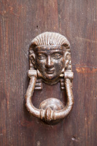 door knocker