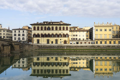 View of the buildings that flank the banks of the arno river in the city center