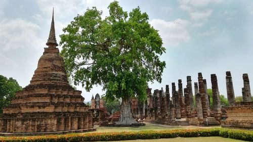 Panoramic view of temple against sky