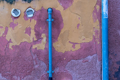 Graffiti on wall