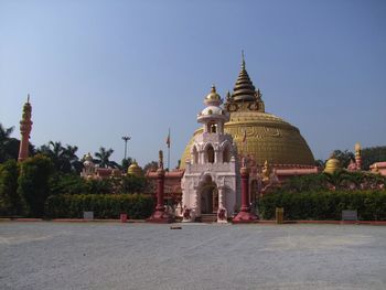 Statue of cathedral against sky