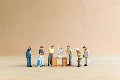 Miniature people, the sculpture school teaches sculpture courses and sculpture classes