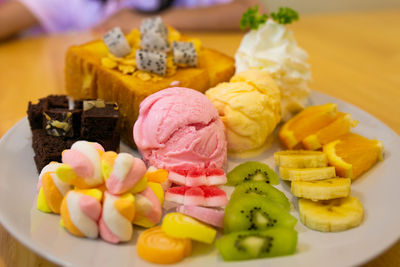 Close-up of sushi in plate on table