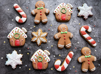 Christmas gingerbread cookies on a dark background. homemade delicious christmas gingerbread